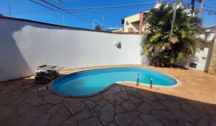 Casa para venda em Vila Rezende de 277.00m² com 3 Quartos, 1 Suite e 3 Garagens