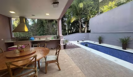 Casa de Condomínio para venda e aluguel em Granja Viana de 397.00m² com 4 Quartos, 4 Suites e 2 Garagens