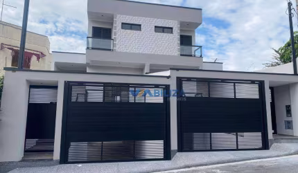 Sobrado para venda em Jardim Santa Mena de 130.00m² com 3 Quartos, 3 Suites e 5 Garagens