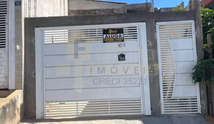 Casa para alugar em Mirante De Jandira de 70.00m² com 2 Quartos e 1 Garagem
