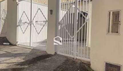 Casa para alugar em Jardim Renata de 114.00m² com 3 Quartos, 1 Suite e 2 Garagens