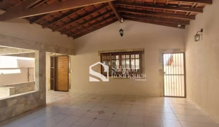 Casa para venda em Jardim Regente de 150.00m² com 3 Quartos, 1 Suite e 4 Garagens