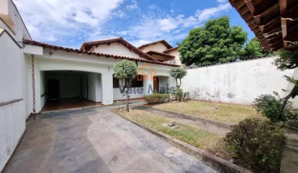 Casa para alugar em Centro de 450.00m² com 3 Quartos, 1 Suite e 3 Garagens