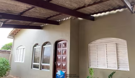 Casa para venda em Parque Nossa Senhora Das Dores de 200.00m² com 2 Quartos e 2 Garagens