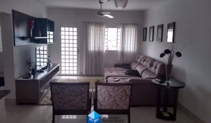 Casa para venda em Jardim Ouro Verde de 280.00m² com 3 Quartos, 1 Suite e 2 Garagens