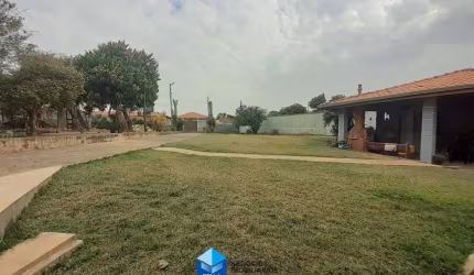 Chácara para venda em Bairro Dos Pires de 1200.00m² com 3 Quartos, 1 Suite e 5 Garagens