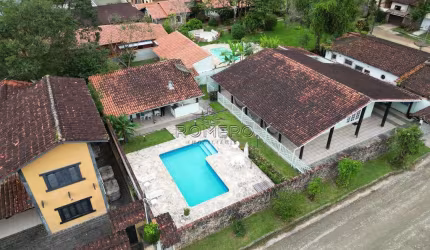 Casa para venda em Lagoinha de 262.00m² com 6 Quartos, 3 Suites e 3 Garagens