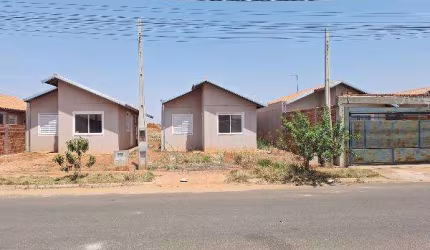 Casa para venda em Conjunto Habitacional Mão Divina de 160.00m² com 2 Quartos