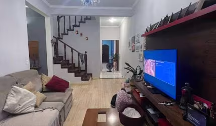 Sobrado para venda em Vila Cintra de 192.00m² com 3 Quartos, 1 Suite e 3 Garagens