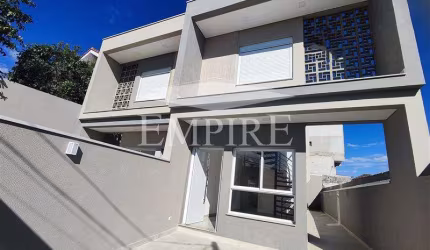 Sobrado para venda em Arujamérica de 120.00m² com 3 Quartos, 1 Suite e 2 Garagens