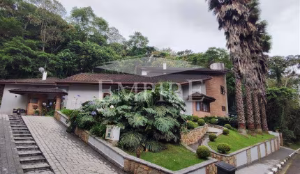 Casa de Condomínio para venda em Arujázinho I, Ii E Iii de 550.00m² com 6 Quartos, 6 Suites e 5 Garagens