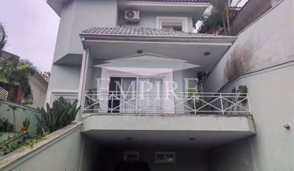 Sobrado para venda em Jardim Limoeiro de 210.00m² com 4 Quartos, 4 Suites e 2 Garagens