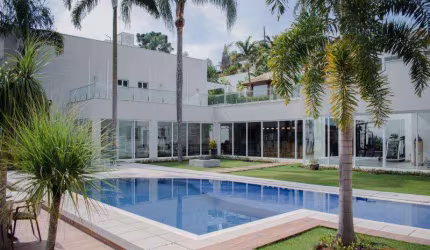 Sobrado para venda em Arujázinho Iv de 1100.00m² com 6 Quartos, 6 Suites e 8 Garagens