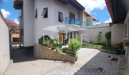 Sobrado para venda em Cidade Nova Arujá de 300.00m² com 5 Quartos, 1 Suite e 6 Garagens