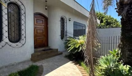Casa para venda em Chácara Machadinho I de 420.00m² com 3 Quartos, 2 Suites e 4 Garagens
