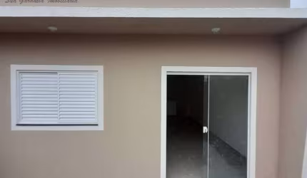 Casa para venda em Matinhos de 56.00m² com 2 Quartos e 3 Garagens