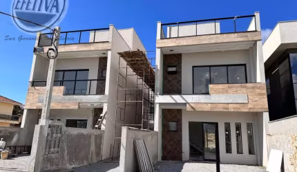 Sobrado para venda em Matinhos de 260.00m² com 3 Quartos, 1 Suite e 2 Garagens