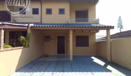 Sobrado para venda em Matinhos de 129.00m² com 3 Quartos, 1 Suite e 4 Garagens