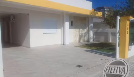Casa para venda em Matinhos de 225.00m² com 5 Quartos, 3 Suites e 3 Garagens