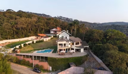 Casa para venda em Roseira de 400.00m² com 3 Quartos, 3 Suites e 8 Garagens