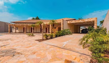 Casa para venda em Jardim Passárgada I de 688.55m² com 4 Quartos, 4 Suites e 6 Garagens