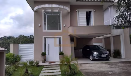 Casa para venda em Jardim Colibri de 170.00m² com 3 Quartos, 1 Suite e 2 Garagens