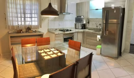 Sobrado para venda em Conjunto Residencial Álvaro Bovolenta de 110.00m² com 3 Quartos, 1 Suite e 2 Garagens