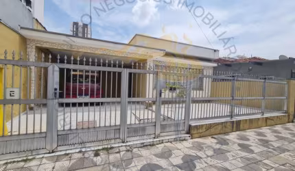 Casa para venda em Centro de 142.00m² com 3 Quartos e 3 Garagens