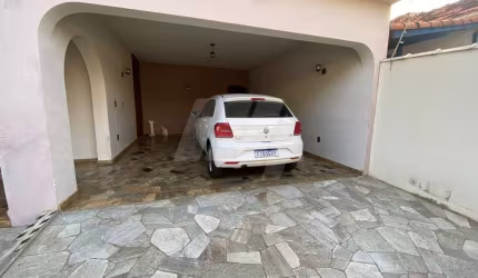 Sobrado para venda em São Pedro de 400.00m² com 5 Quartos, 5 Suites e 4 Garagens