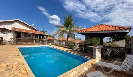 Casa para venda em São Pedro de 283.00m² com 3 Quartos, 1 Suite e 2 Garagens