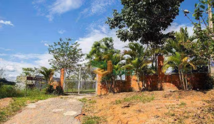 Chácara para venda e aluguel em Éden de 216.00m² com 5 Quartos, 2 Suites e 4 Garagens
