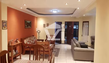 Sobrado para venda em Mogi Moderno de 180.00m² com 4 Quartos, 1 Suite e 3 Garagens