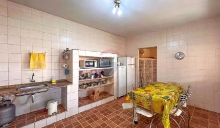 Casa para venda em Chave de 218.00m² com 3 Quartos, 1 Suite e 2 Garagens