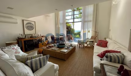 Casa para venda em Balneário Praia Do Pernambuco de 458.00m² com 5 Quartos, 5 Suites e 4 Garagens