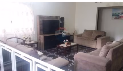 Casa para venda em Vila Suissa de 305.00m² com 4 Quartos, 1 Suite e 4 Garagens