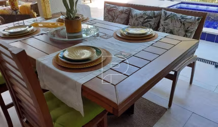 Casa de Condomínio para venda em Granja Viana de 256.00m² com 3 Quartos, 3 Suites e 4 Garagens