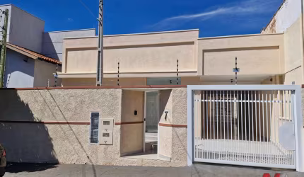 Casa para alugar em Parque Industrial de 200.00m² com 3 Quartos, 3 Suites e 3 Garagens