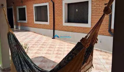 Casa para alugar em JARDIM CRISTINA de 250.00m² com 3 Quartos e 6 Garagens