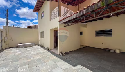 Casa para venda em Parque Residencial Vila União de 220.00m² com 4 Quartos, 1 Suite e 4 Garagens