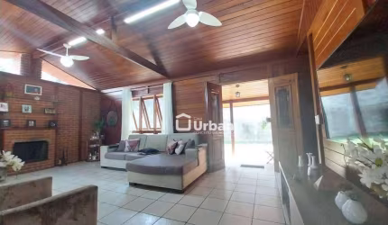 Casa para venda em Granja Clotilde de 185.00m² com 3 Quartos, 1 Suite e 10 Garagens
