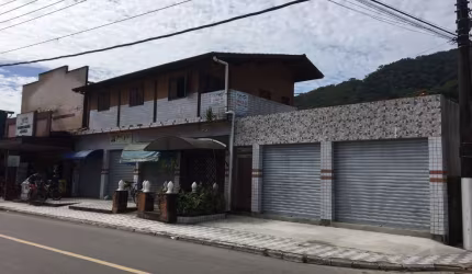 Galpão / Depósito / Armazém para venda em Boiçucanga de 350.00m² com 4 Garagens