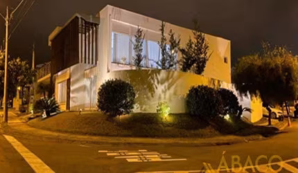 Casa para venda em Jardim Jockey Clube de 309.52m² com 3 Quartos, 1 Suite e 4 Garagens