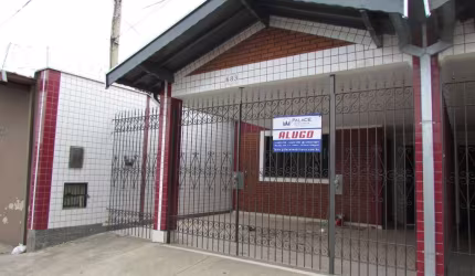 Casa para alugar em Santa Terezinha de 84.00m² com 2 Quartos e 2 Garagens