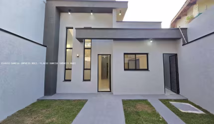Casa para venda em Jardim Esperança de 158.00m² com 3 Quartos, 1 Suite e 2 Garagens