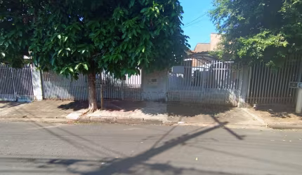 Casa para venda e aluguel em Conjunto Habitacional Caic de 60.00m² com 1 Quarto e 2 Garagens