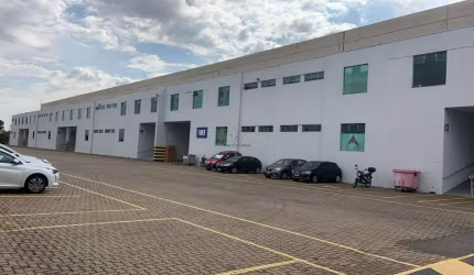 Galpão / Depósito / Armazém para alugar em Iporanga de 1045.49m²