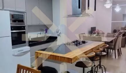 Casa para venda em Residencial Samambaia de 250.00m² com 4 Quartos, 1 Suite e 4 Garagens