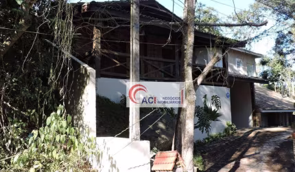 Casa de Condomínio para venda em Granja Viana de 270.00m² com 4 Quartos, 2 Suites e 3 Garagens