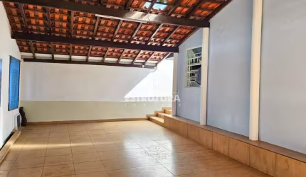 Casa para venda em Núcleo Habitacional Ângelo Perin de 130.00m² com 3 Quartos, 1 Suite e 2 Garagens