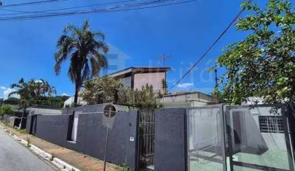 Casa para alugar em Centro de 720.00m² com 5 Quartos e 8 Garagens